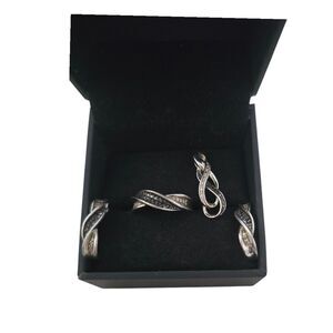 Zales Sterling Silver Black Diamond Infinity Ring Size 8 Gift Jewelry